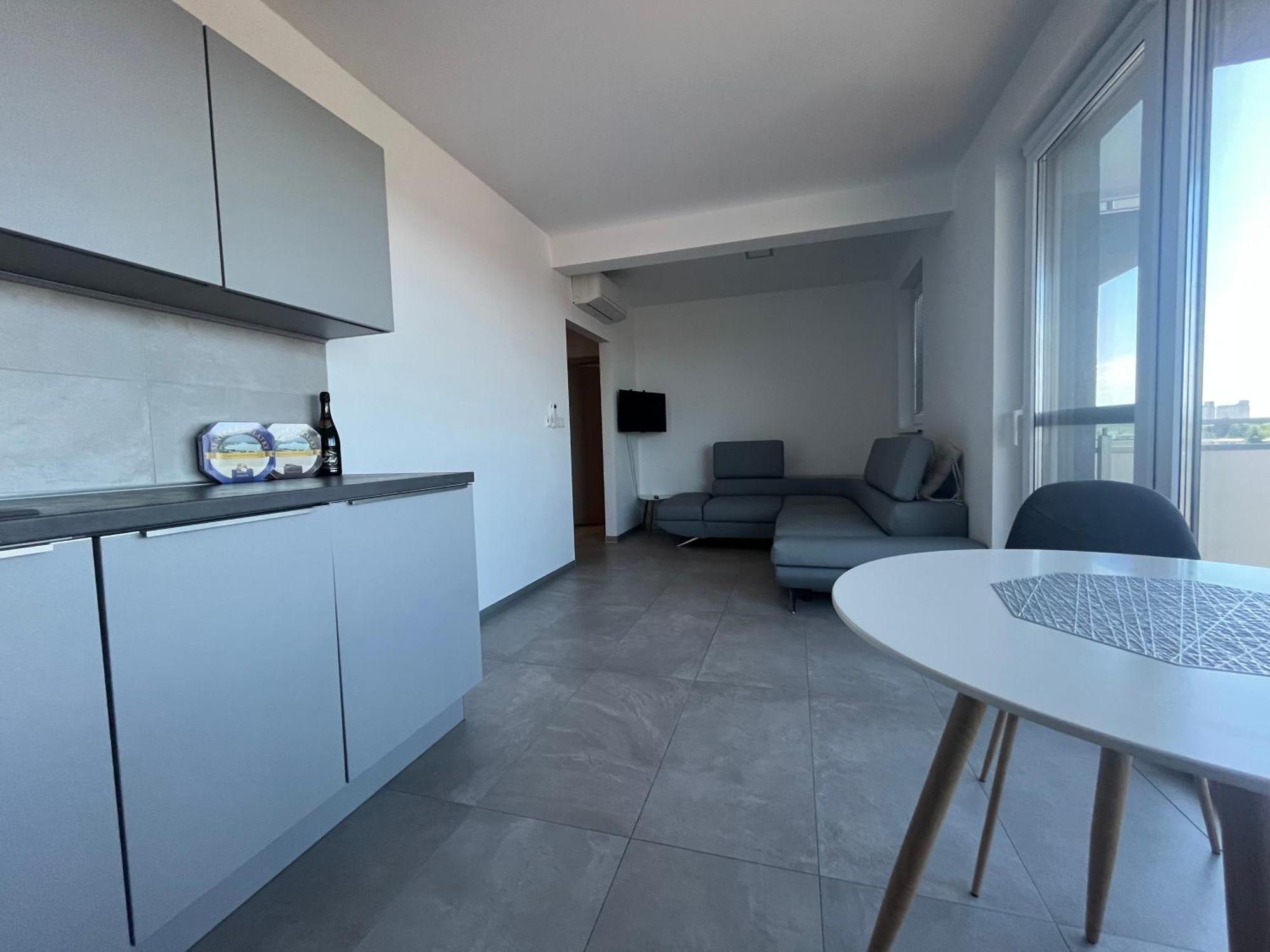 Apartment Sun Lakes - Sever Senec Exterior photo